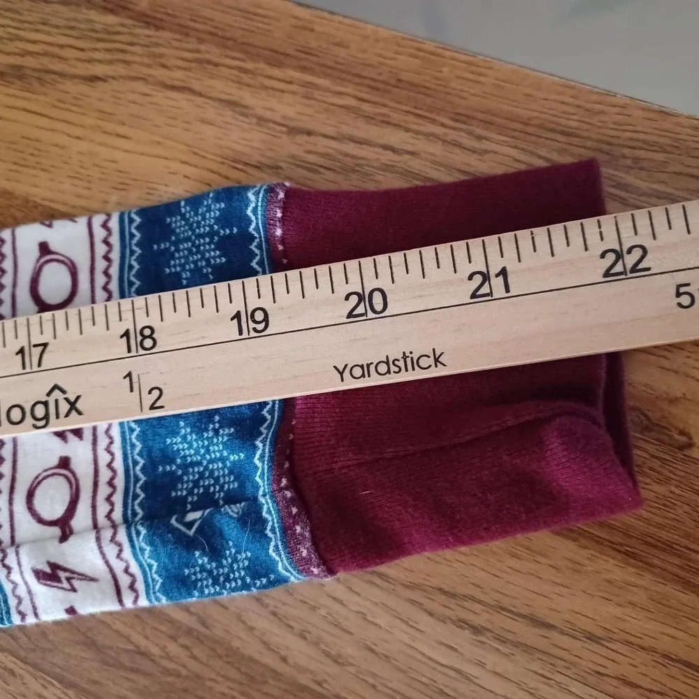 Harry Potter girls size small pajama top Hogwarts Maroon Trim
